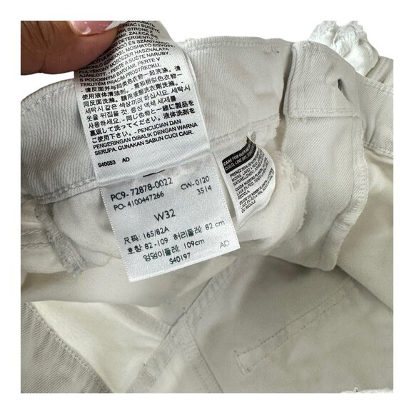 Levi's Original Women High-Rise Jean Shorts SZ 32 Off White Distressed Hems - Picture 4 of 16